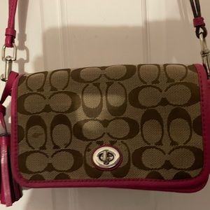 COACH Legacy Signature Penny
Khaki/Berry Canvas Leather Shoulder Bag